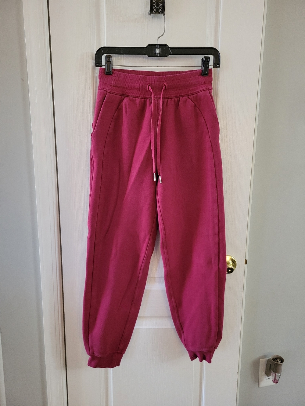 Lululemon Scuba Relaxed Fit High Rise Jogger Pomegranate Size 2 Sweatpants
